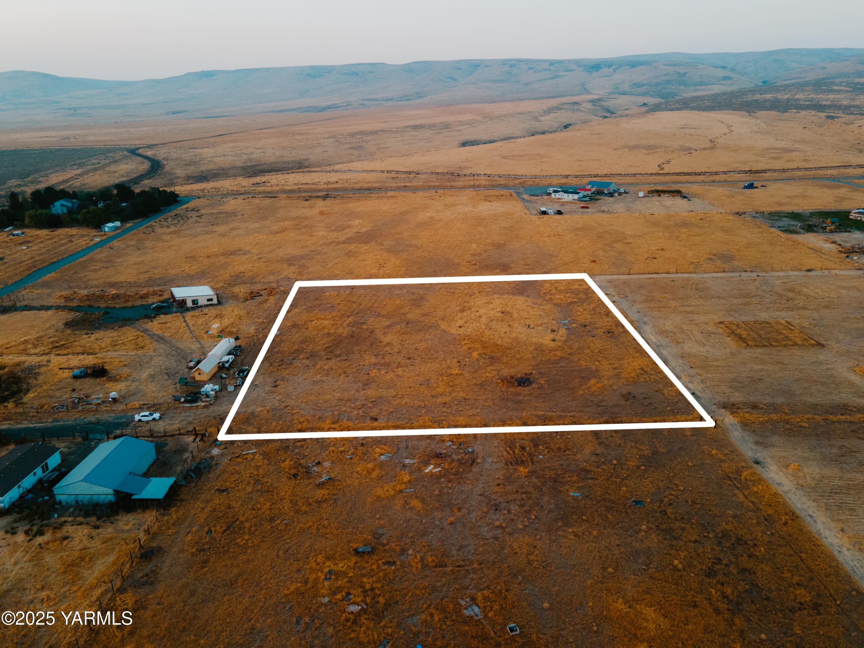 Nka Mieras Road Moxee, WA 98936 - Photo 4 of 5 a view of swimming pool