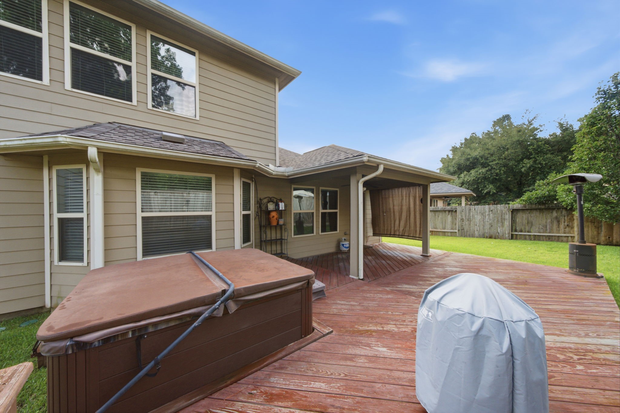 7611 Willow School Drive Spring, TX 77389 - Photo 17 of 23 a house with swimming pool in front of it
