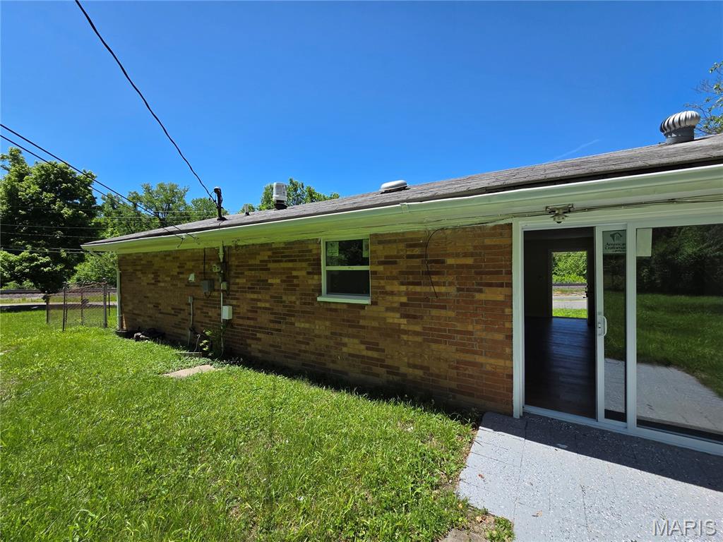 4 Hi-Pointe Drive Belleville, IL 62223 - Photo 3 of 27
