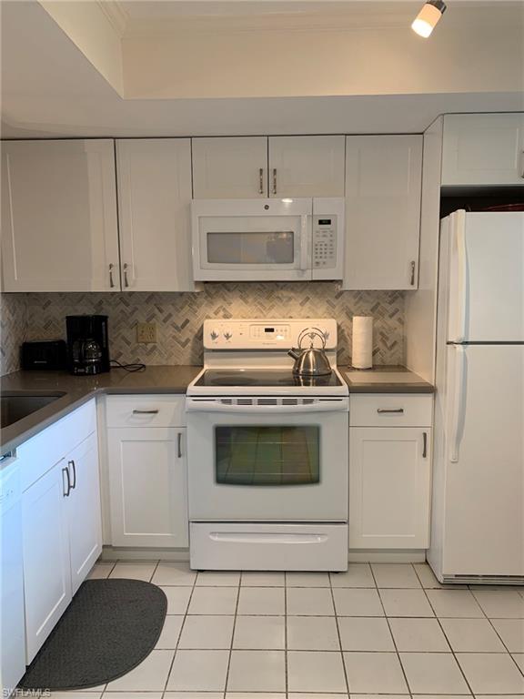 1004 Manatee Road, Unit H204 Naples, FL 34114 - Photo 13 of 32 Gallery Image 13