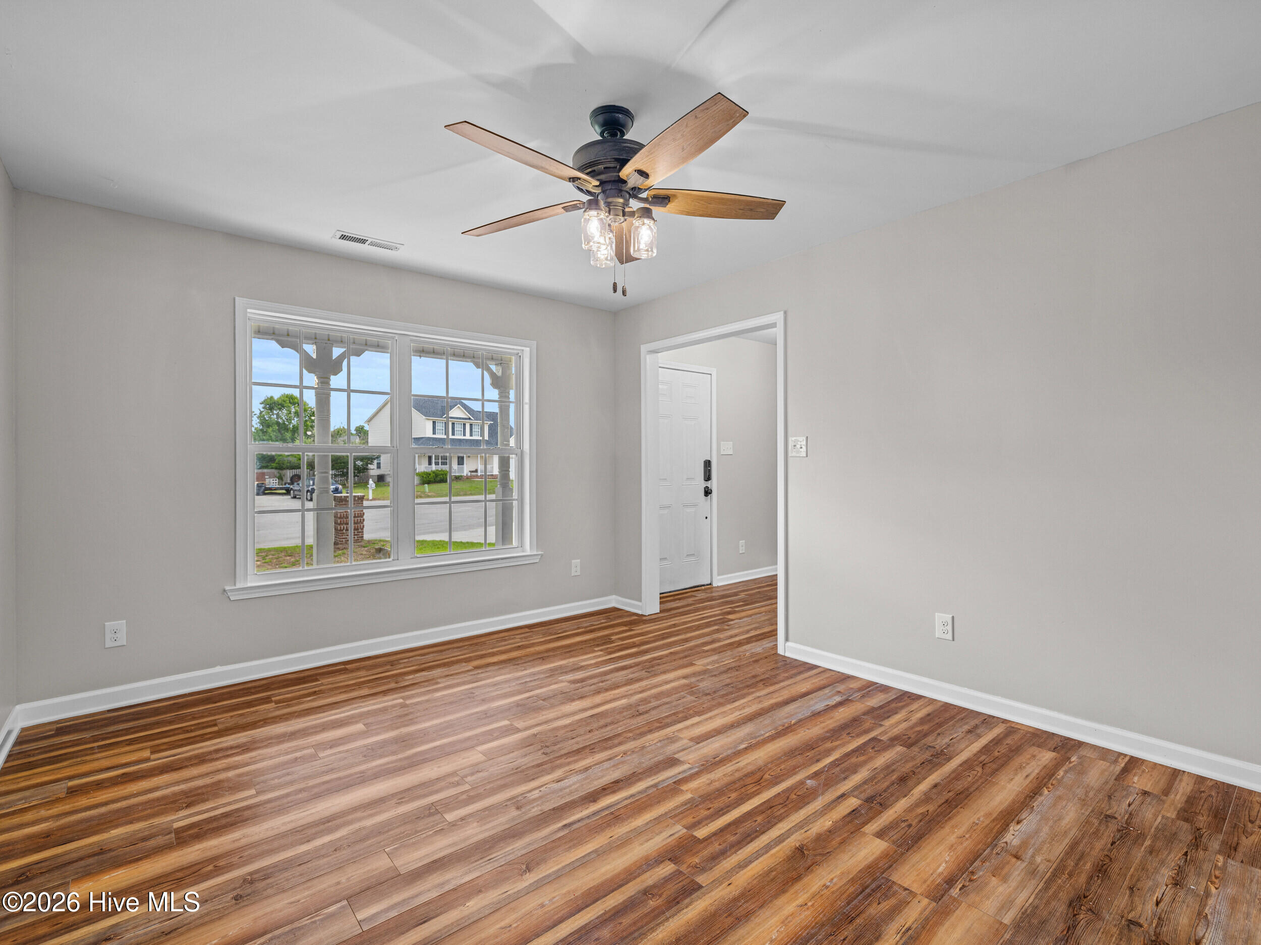 305 Rivers Edge Court Jacksonville, NC 28540 - Photo 6 of 37
