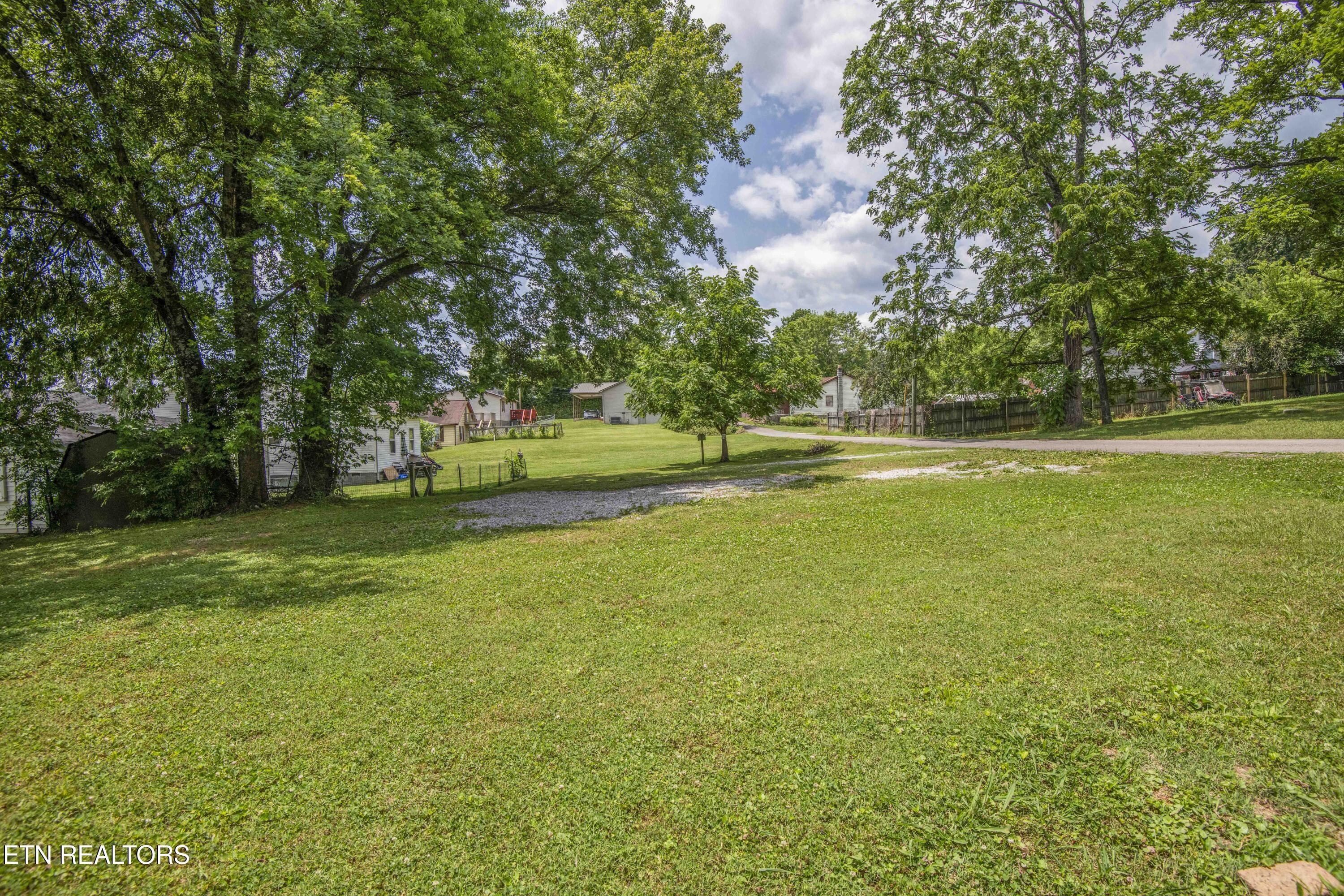 912 Medaris Street Clinton, TN 37716 - Photo 41 of 44 yard 4_1