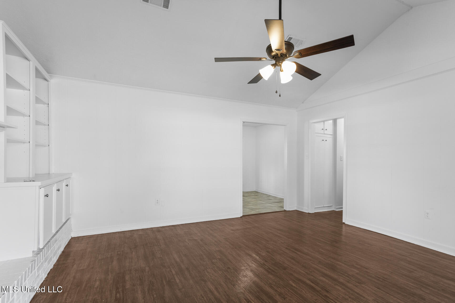 1522 Hawthorne Place Clinton, MS 39056 - Photo 4 of 21 1522 Hawthorne Pl-5