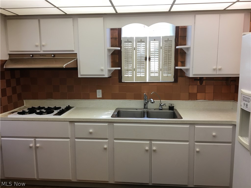 14200 Becket Road Cleveland, OH 44120 - Photo 2 of 10 FRONT VIEW OF KITCHEN