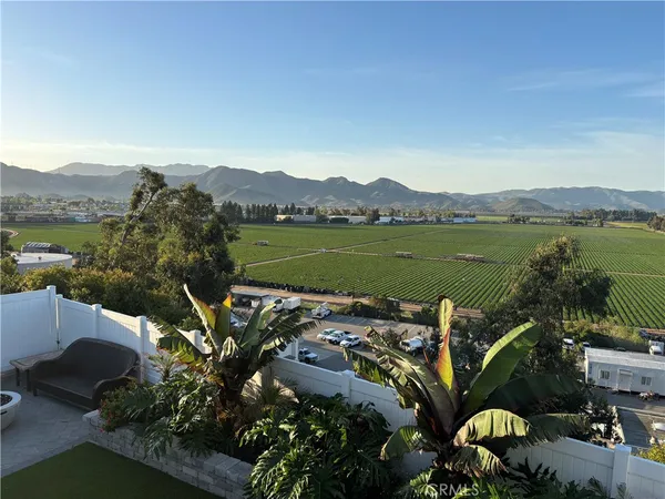 $1,700 | 2126 Grandview Drive, Camarillo, CA 93010