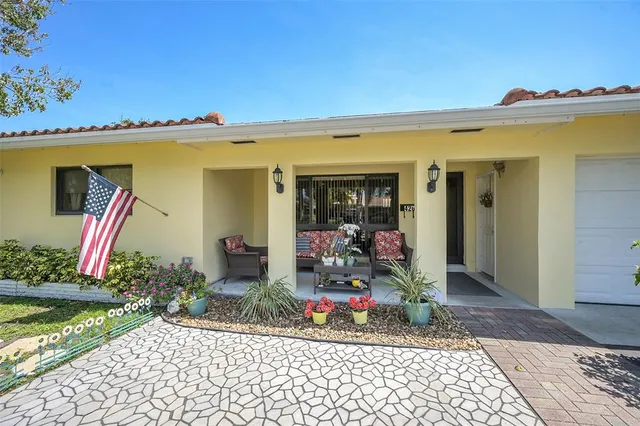 a view of a house with entryway