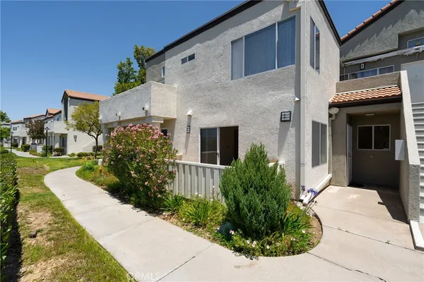 $435,000 | 21200 Trumpet Drive, Unit 103, Newhall, CA 91321