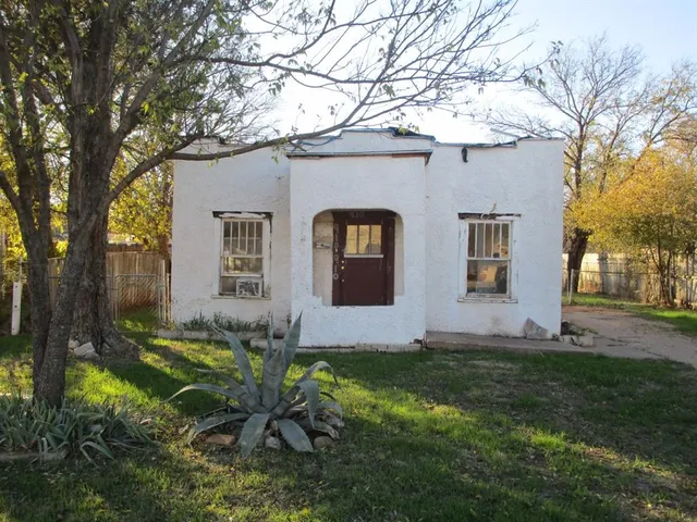 $59,000 | 910 South Willis Street, Abilene, TX 79605