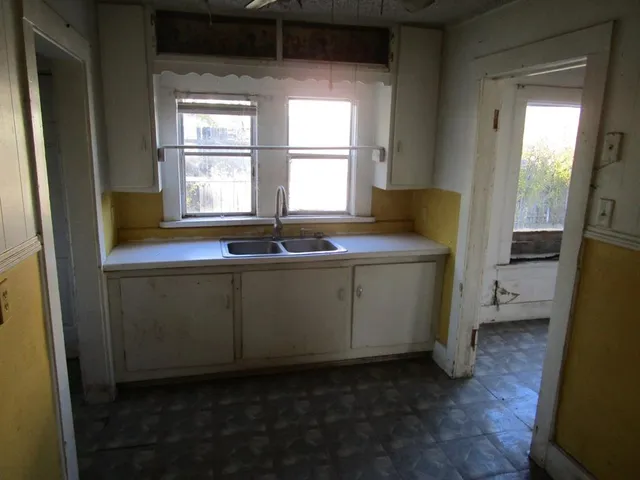 $59,000 | 910 South Willis Street, Abilene, TX 79605