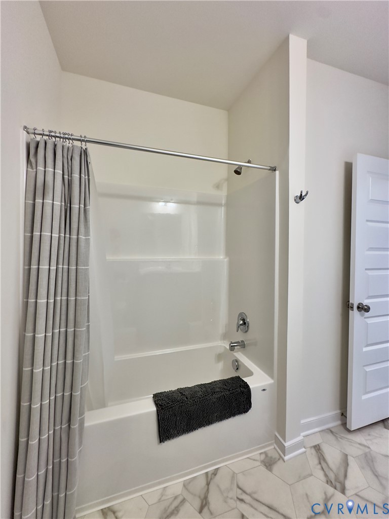 12423 Wescott Avenue Midlothian, VA 23112 - Photo 13 of 25 a bathroom with a bathtub and shower