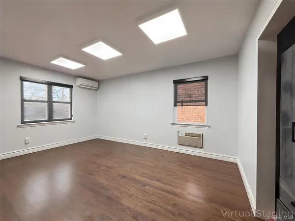 $3,300 | 27-30 Francis Lewis Boulevard | Murray Hill - Flushing