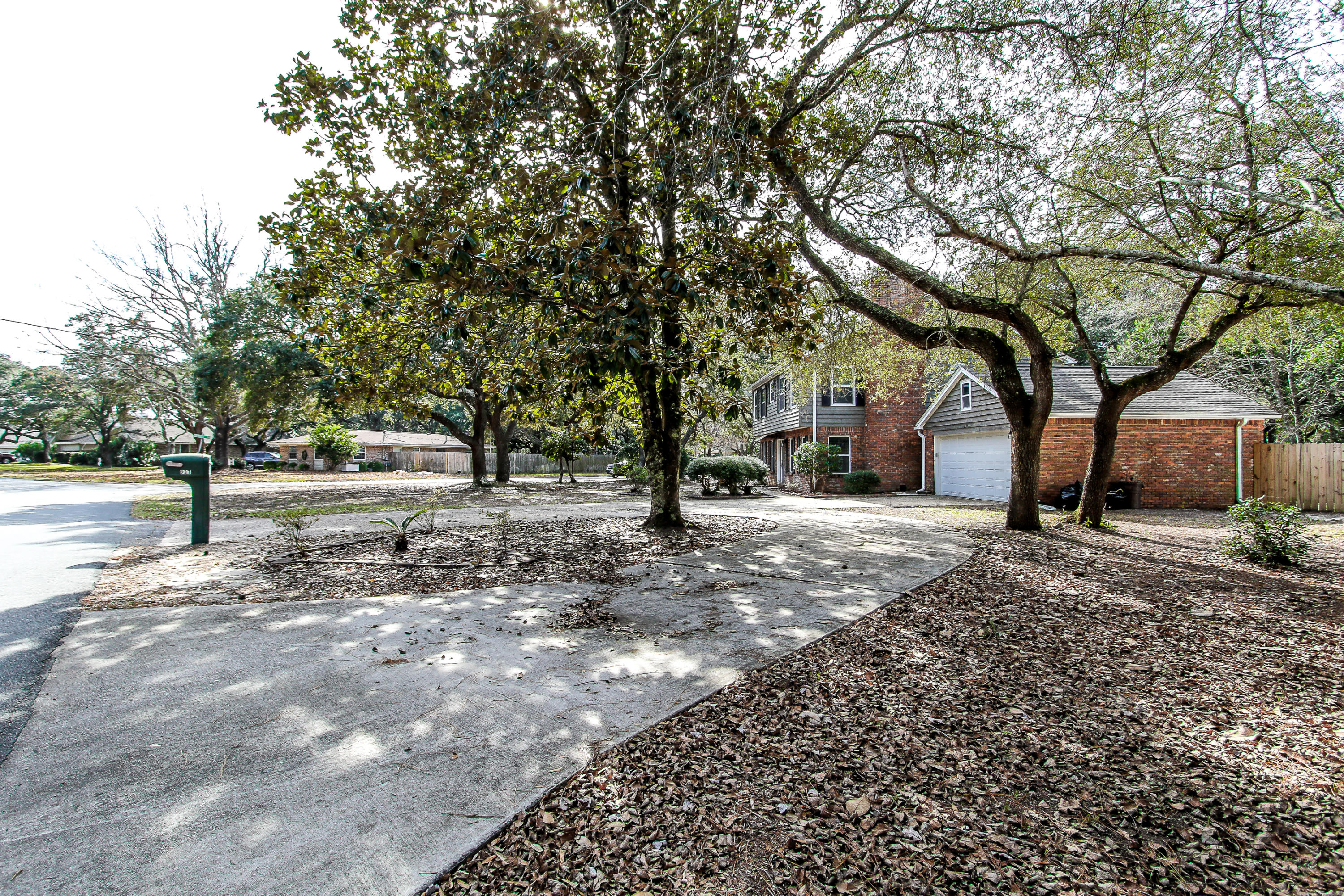 237 Country Club Road Shalimar, FL 32579 - Photo 4 of 74 237 Country Club