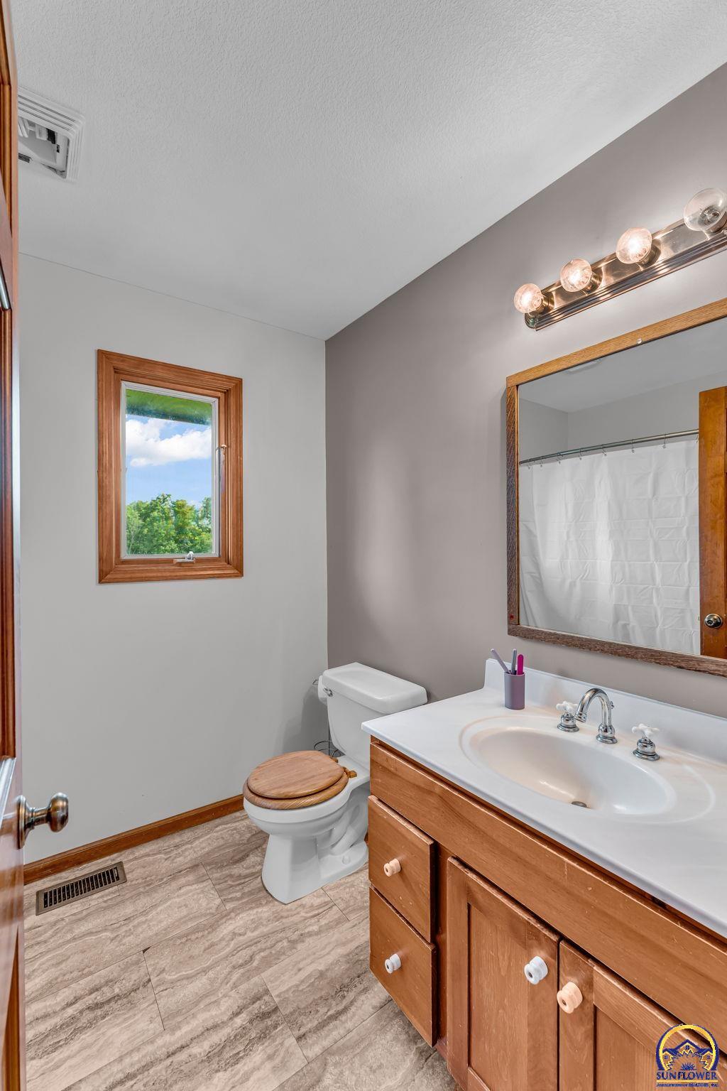 8425 Northeast Marple Road Topeka, KS 66617 - Photo 27 of 46
