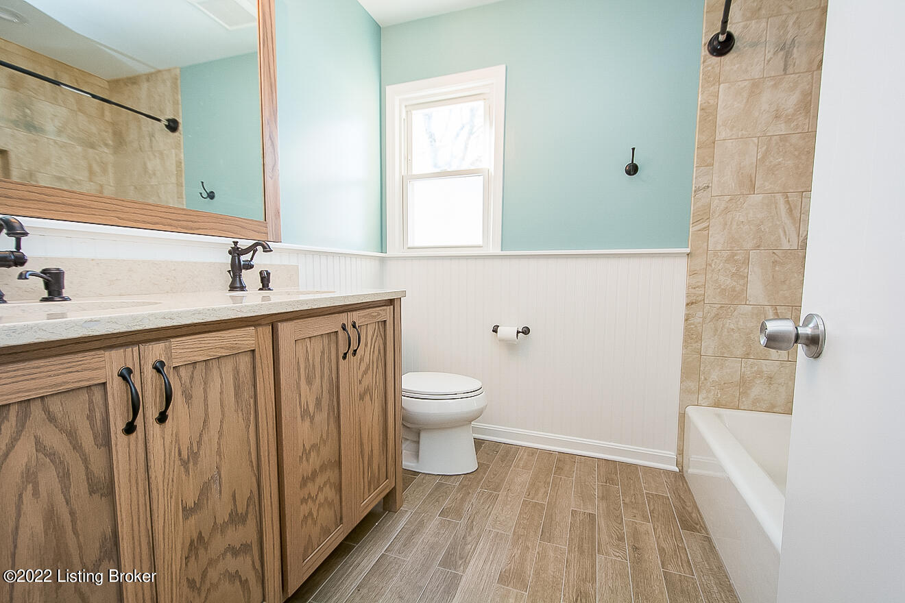 7700 Tempsclair Road Louisville, KY 40220 - Photo 24 of 42 Updated Full Bath