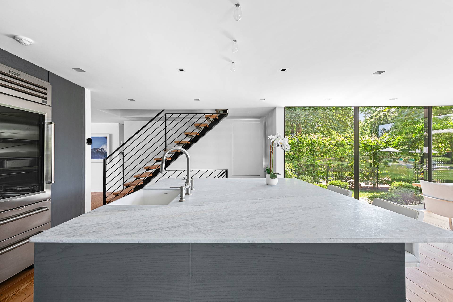 558 Ocean Road Bridgehampton, NY 11932 - Photo 15 of 50