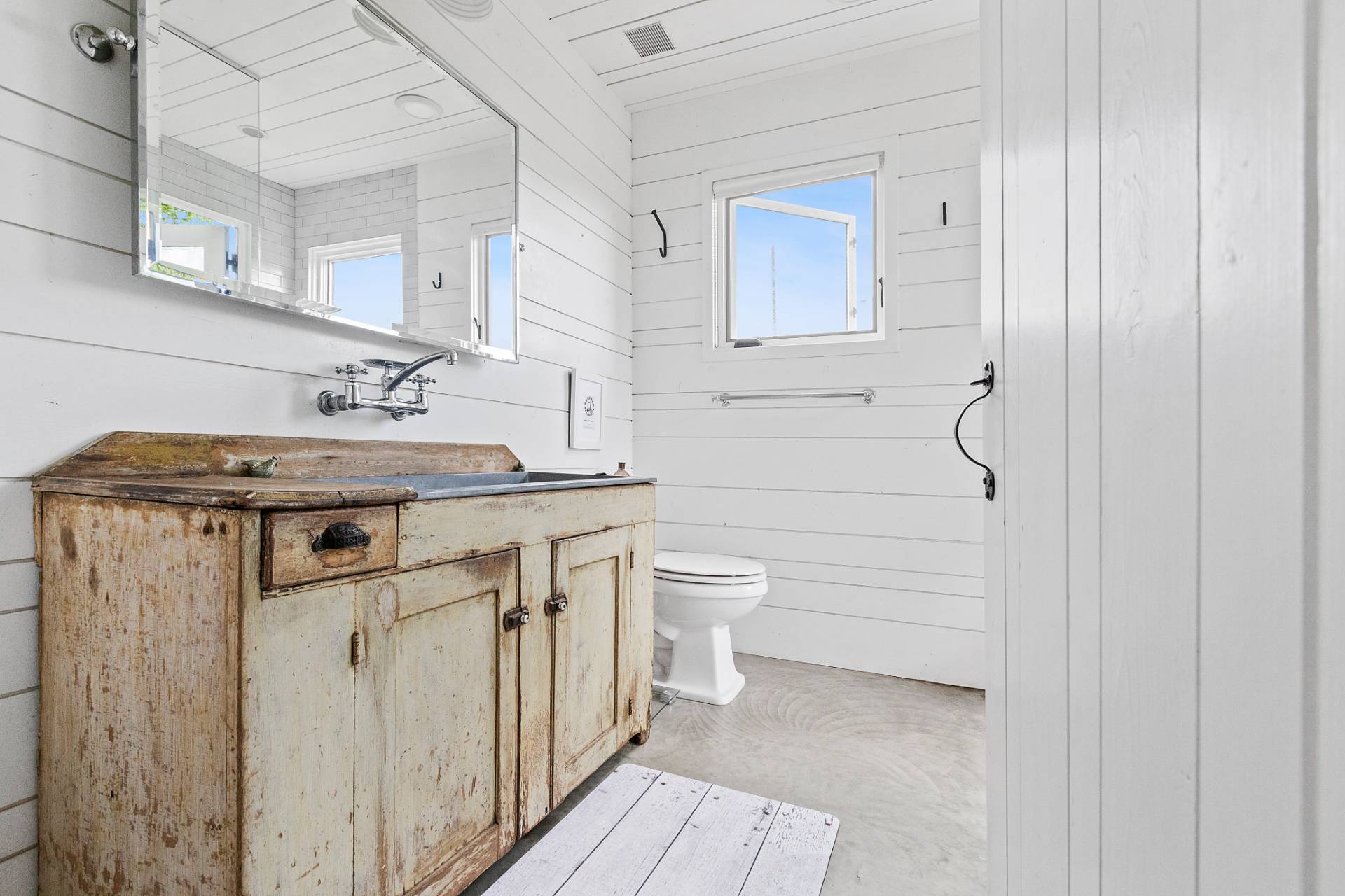 558 Ocean Road Bridgehampton, NY 11932 - Photo 37 of 50