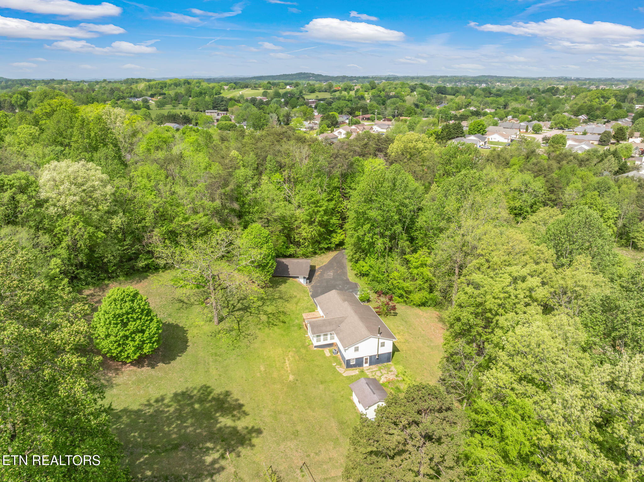 1306 Vaughn Road Maryville, TN 37803 - Photo 5 of 40 65-web-or-mls-1306 Vaughn Road-65