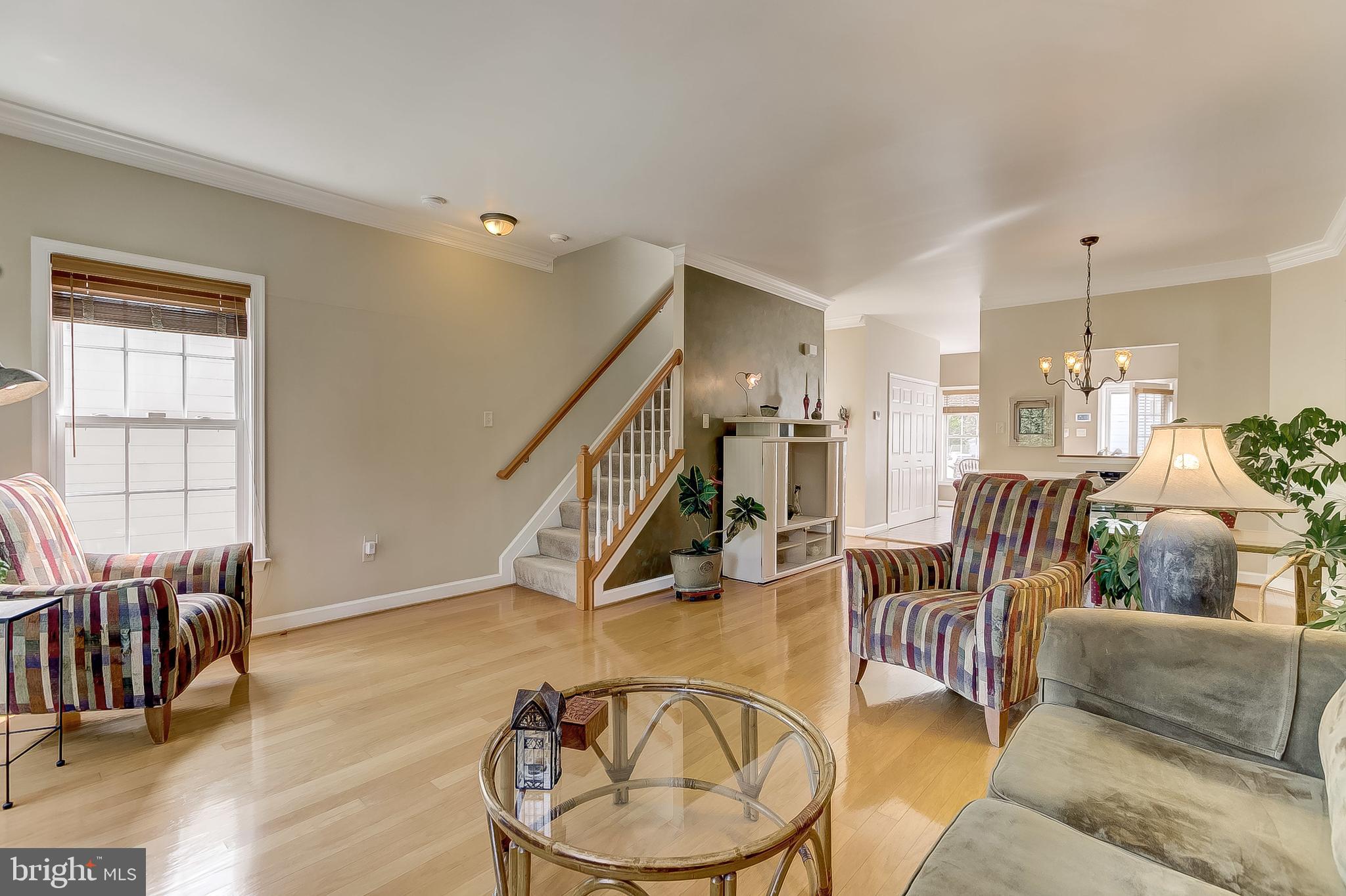4246 Evans Chapel Road Baltimore, MD 21211 - Photo 12 of 33 Living room