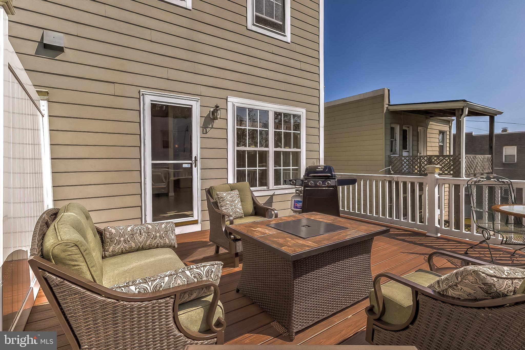 4246 Evans Chapel Road Baltimore, MD 21211 - Photo 28 of 33 Rear deck