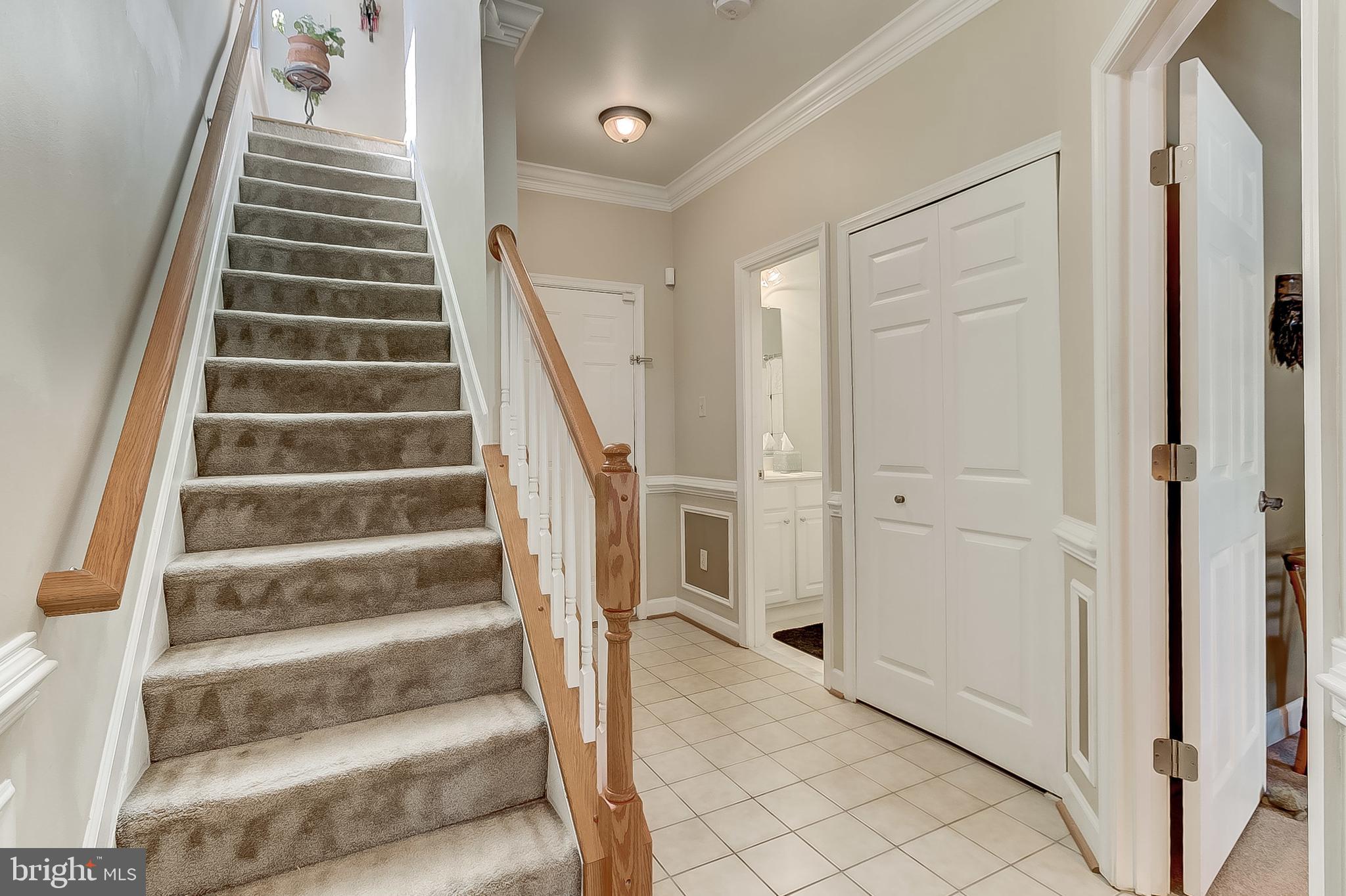 4246 Evans Chapel Road Baltimore, MD 21211 - Photo 6 of 33 Foyer