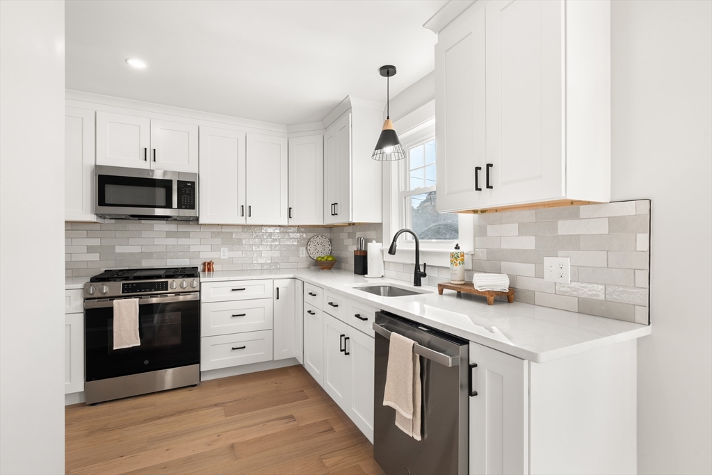 136 Marion Road Wareham, MA 02571 - Photo 3 of 35 Gallery Image 3