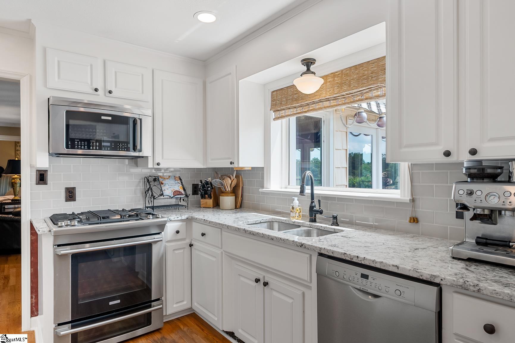 1772 Mahaffey Road Gray Court, SC 29645 - Photo 15 of 49