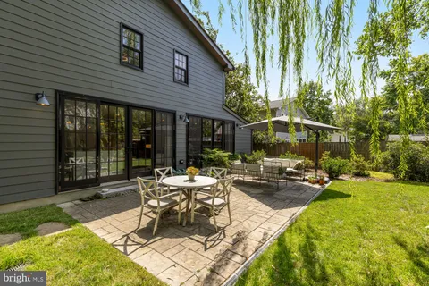 $1,695,000 | 517 Janneys Lane, Alexandria, VA 22302