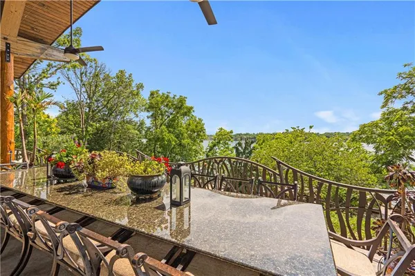 $9,900,000 | 472 Winnebago Drive, Lake Winnebago, MO 64034