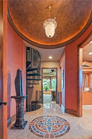 $9,900,000 | 472 Winnebago Drive, Lake Winnebago, MO 64034