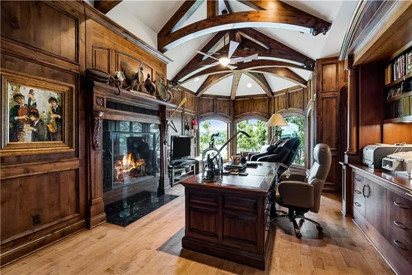 $9,900,000 | 472 Winnebago Drive, Lake Winnebago, MO 64034