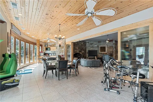 $9,900,000 | 472 Winnebago Drive, Lake Winnebago, MO 64034
