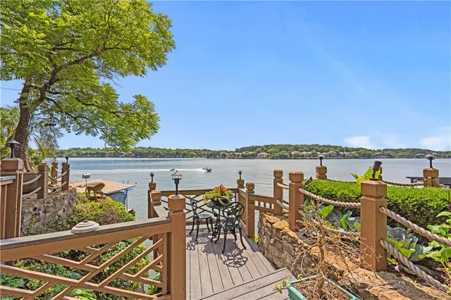 $10,798,421 | 472 Winnebago Drive, Lake Winnebago, MO 64034