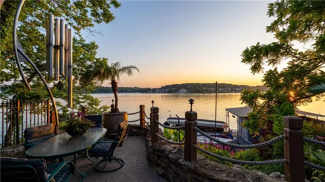 $10,798,421 | 472 Winnebago Drive, Lake Winnebago, MO 64034