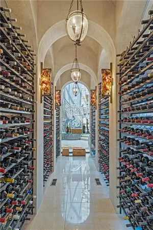 $9,900,000 | 472 Winnebago Drive, Lake Winnebago, MO 64034