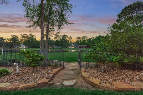 $1,499,000 | 37 Doe Run Drive, The Woodlands, TX 77380