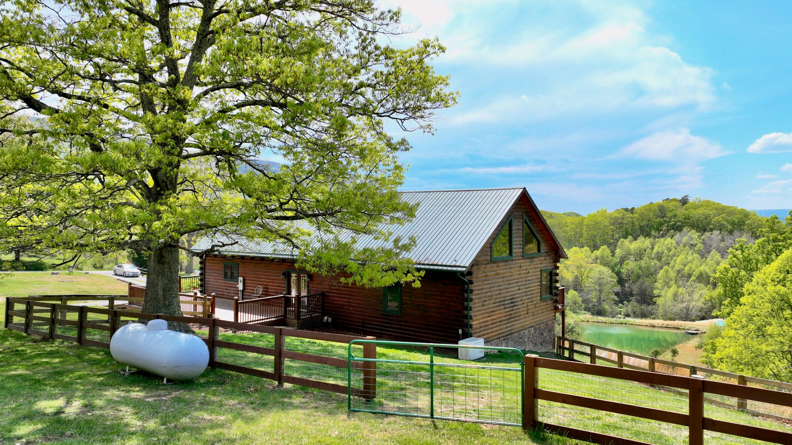 1571 Green Valley Road Peterstown, WV 24963 - Photo 9 of 112 Gallery Image 9