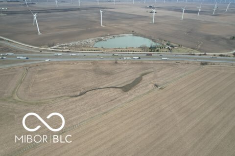 600 South S Chalmers, IN 47929 - Photo 13 of 17