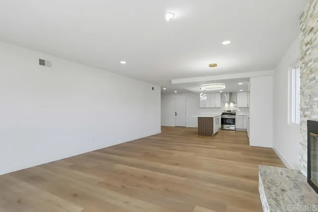 $979,876 | 421 Locdel Court, Chula Vista, CA 91911