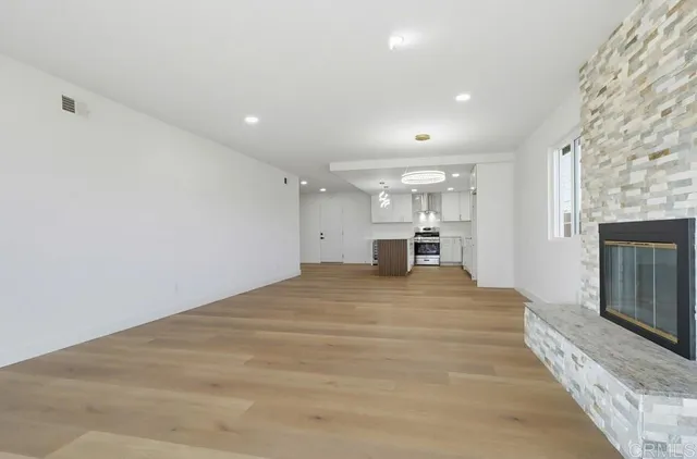 $979,876 | 421 Locdel Court, Chula Vista, CA 91911