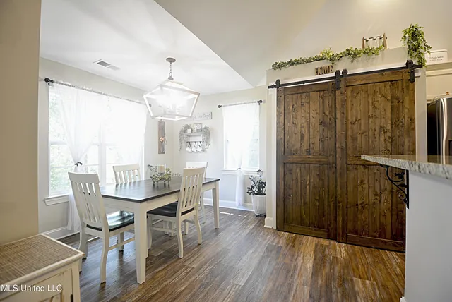 $389,900 | 151 Oak Ridge Lakes Drive, Coldwater, MS 38618