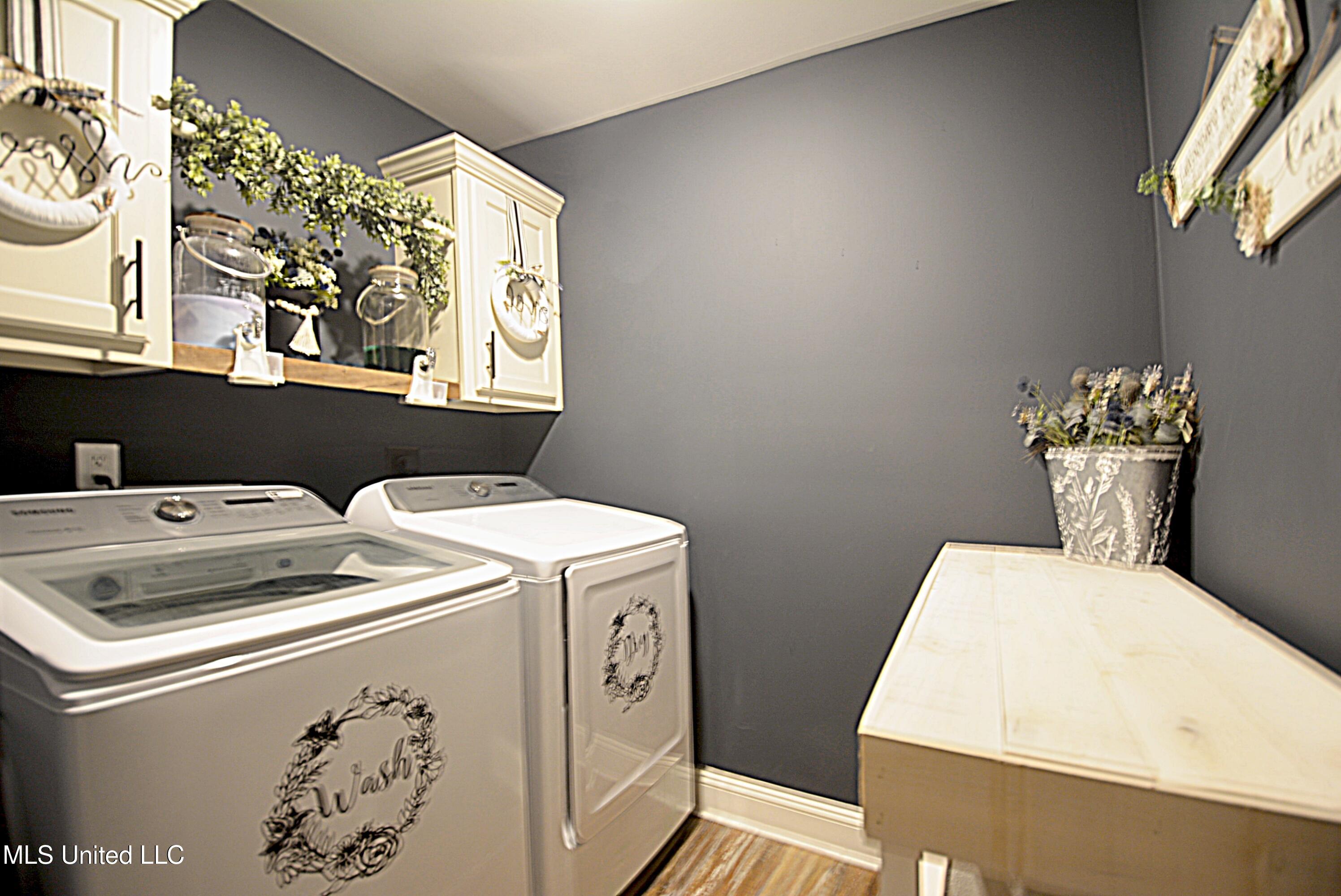 151 Oak Ridge Lakes Drive Coldwater, MS 38618 - Photo 22 of 27 Laundry Room