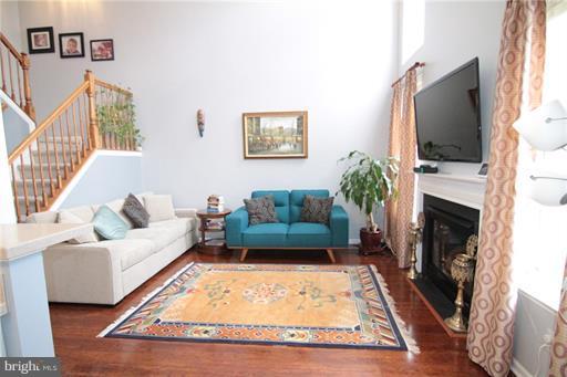 29 York Road Princeton Junction, NJ 08550 - Photo 3 of 18 Gallery Image 3