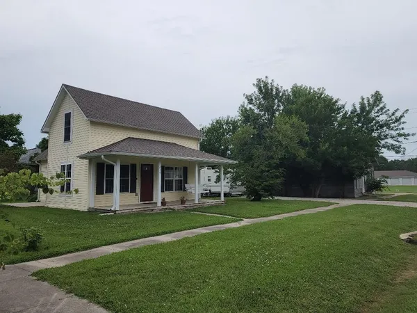 $159,450 | 616 South 7th Street, Burlington, KS 66839