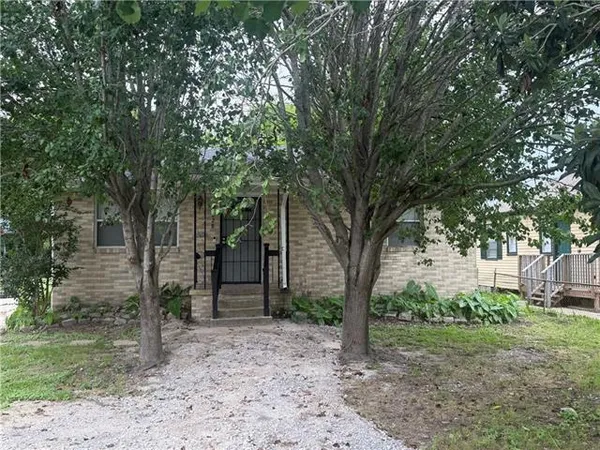 $1,750 | 4828 Eastview Drive, New Orleans, LA 70126