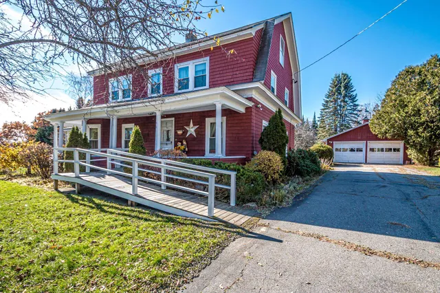 $329,000 | 56 South Lunenburg Road, Lunenburg, VT 05906