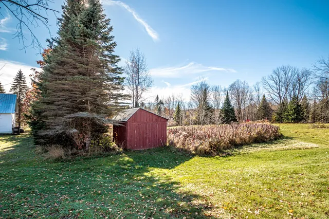 $329,000 | 56 South Lunenburg Road, Lunenburg, VT 05906