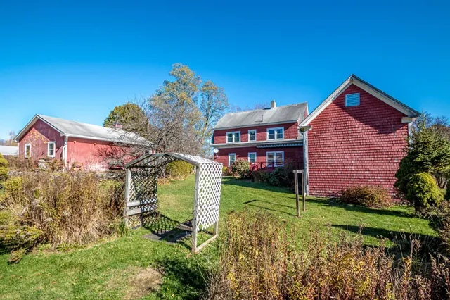 $329,000 | 56 South Lunenburg Road, Lunenburg, VT 05906