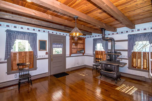 $329,000 | 56 South Lunenburg Road, Lunenburg, VT 05906