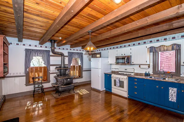 $329,000 | 56 South Lunenburg Road, Lunenburg, VT 05906