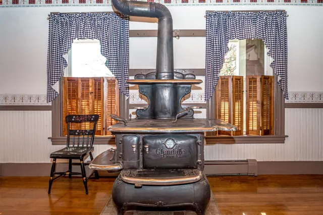 $329,000 | 56 South Lunenburg Road, Lunenburg, VT 05906